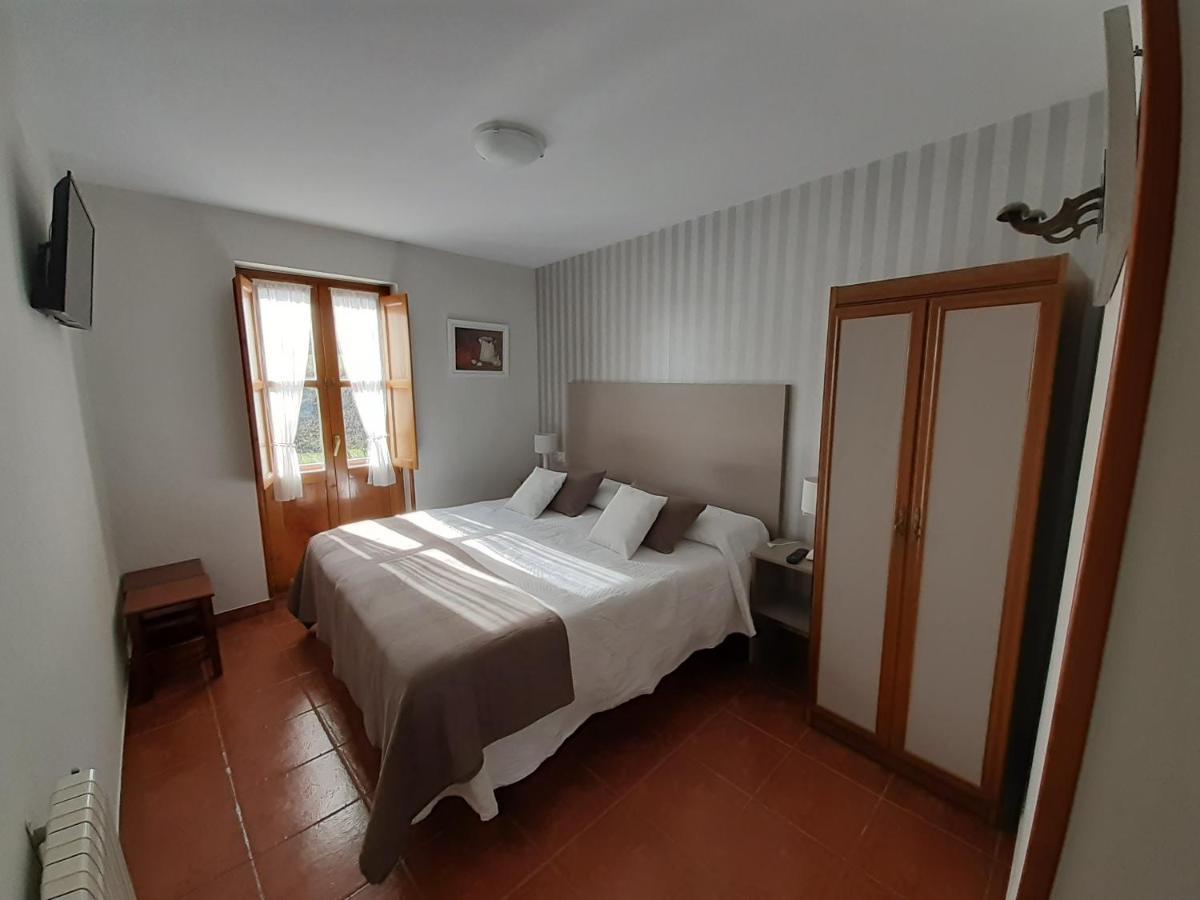 Affittacamere La Casona del Jou Ortiguero Esterno foto