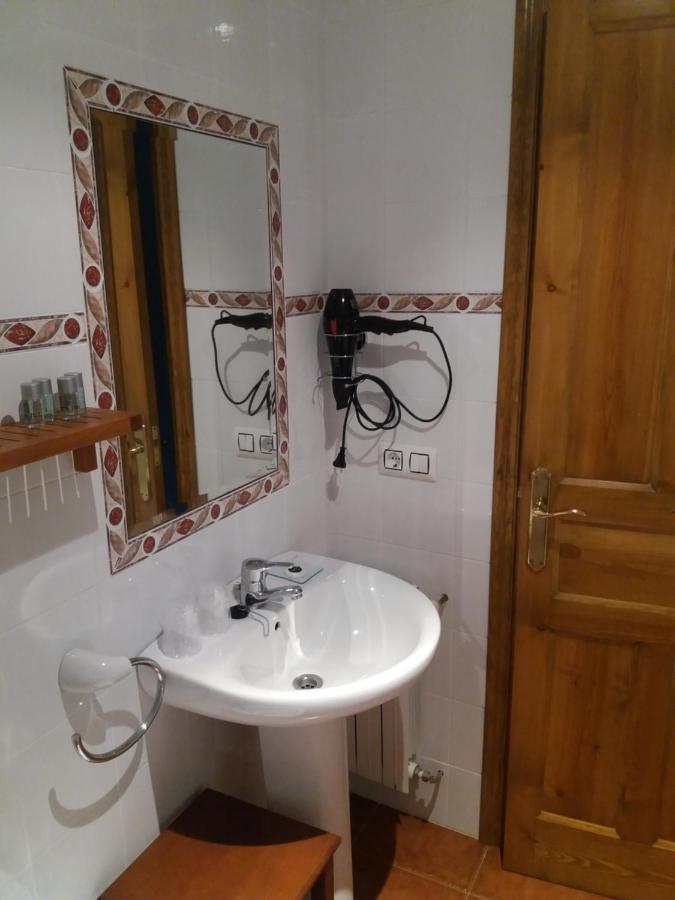 Affittacamere La Casona del Jou Ortiguero Esterno foto