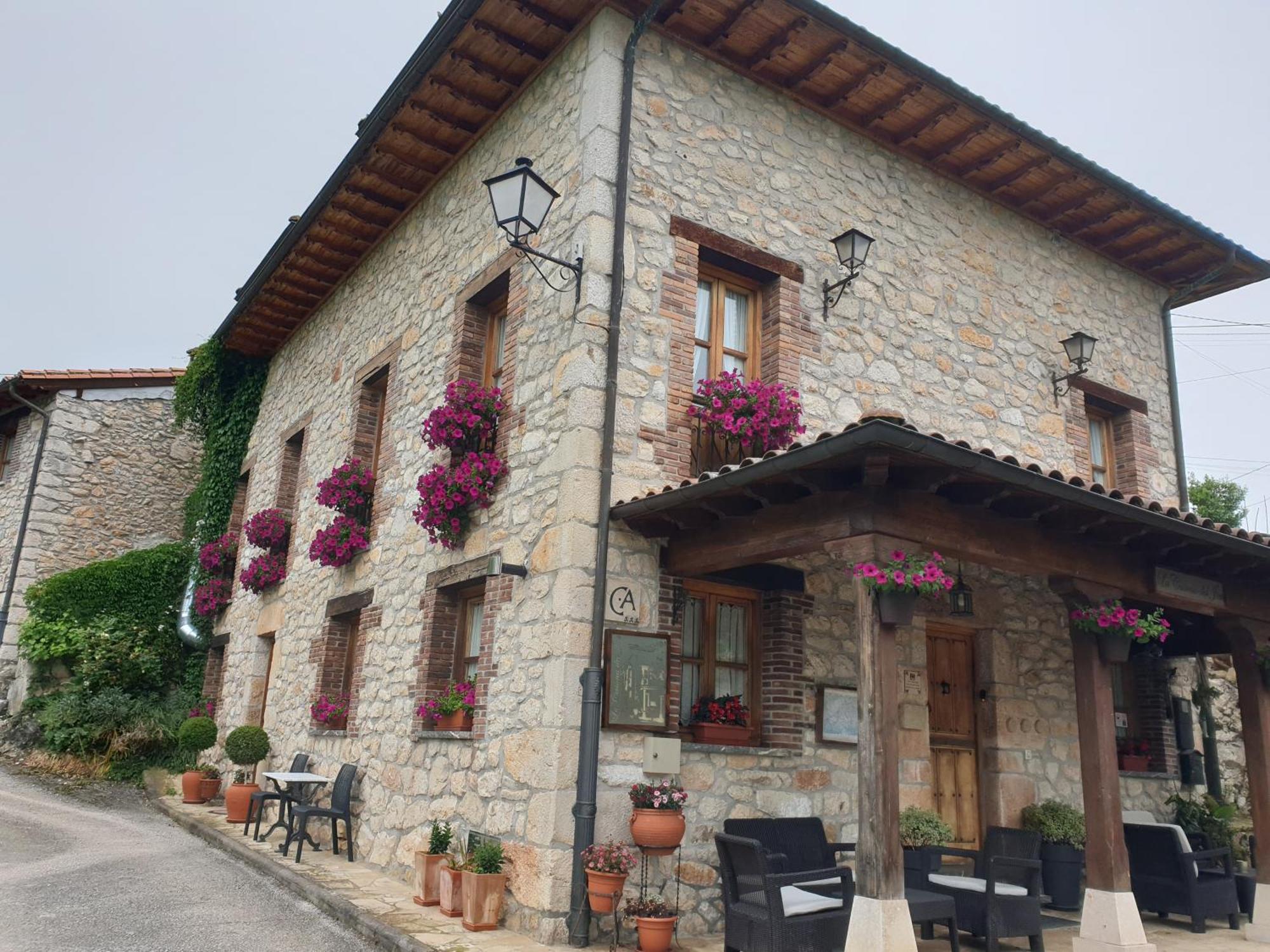 Affittacamere La Casona del Jou Ortiguero Esterno foto