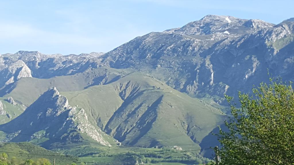 Affittacamere La Casona del Jou Ortiguero Esterno foto